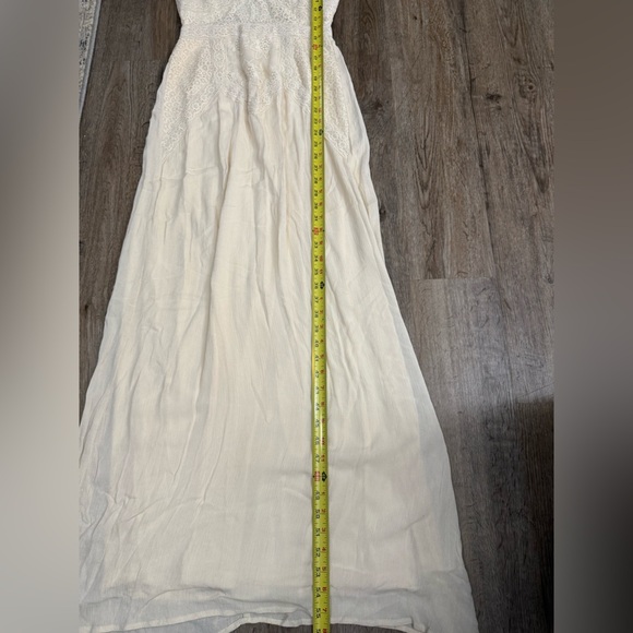 Soieblu • Short Sleeve V-Neck Mixed Lace Sheath Dress - Picture 7 of 16